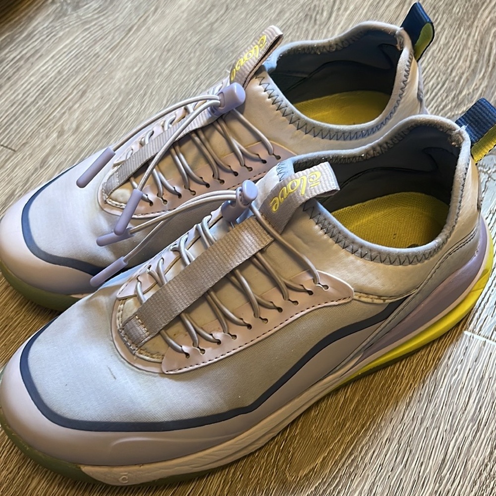 Clove nursing shoes